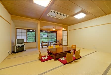 ひよしフォレストリゾート山の家