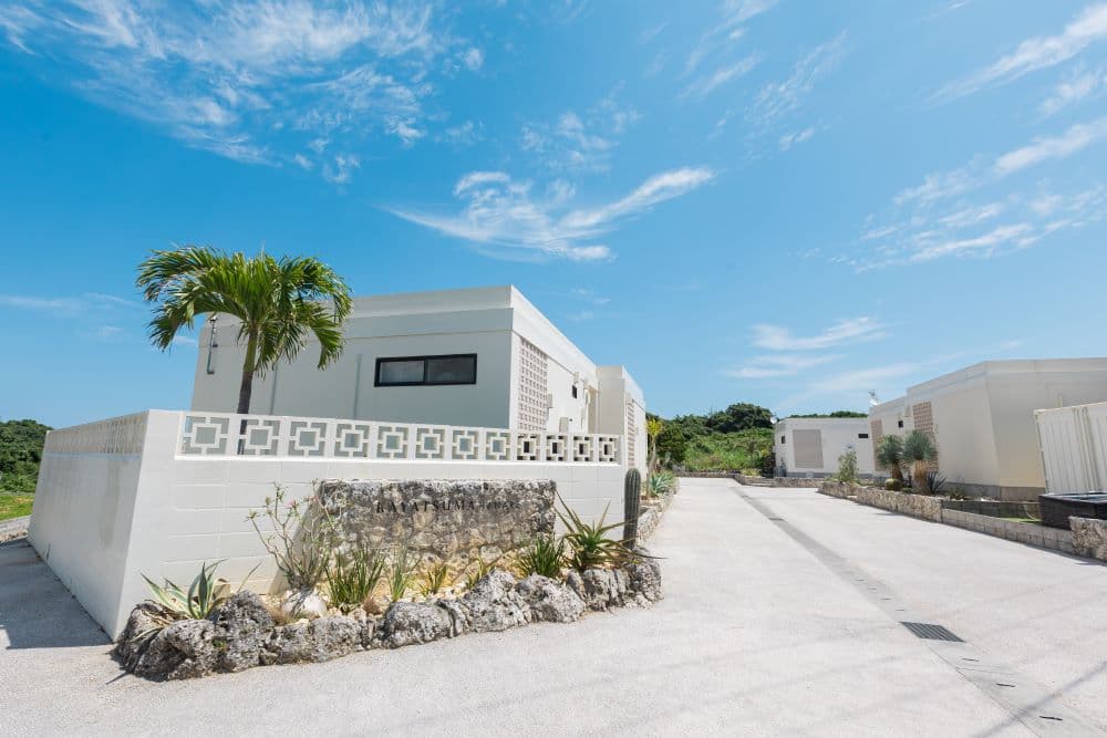 ＫＡＹＡＴＳＵＭＡ　ＯＫＩＮＡＷＡ　ＨＡＮＡＲＥ　ＨＯＴＥＬ＆ＲＥＳＯＲＴ