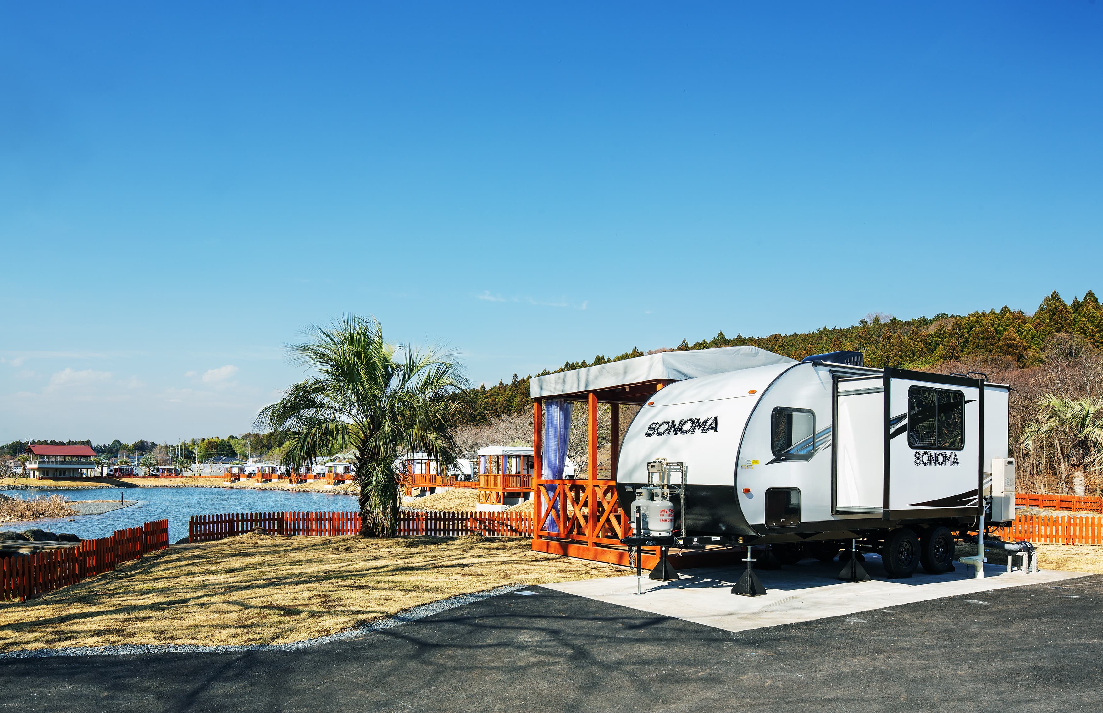 ＧＯＯＤ　ＤＡＹＳ　ＩＮ　ＴＲＡＩＬＥＲ　ＨＯＴＥＬ