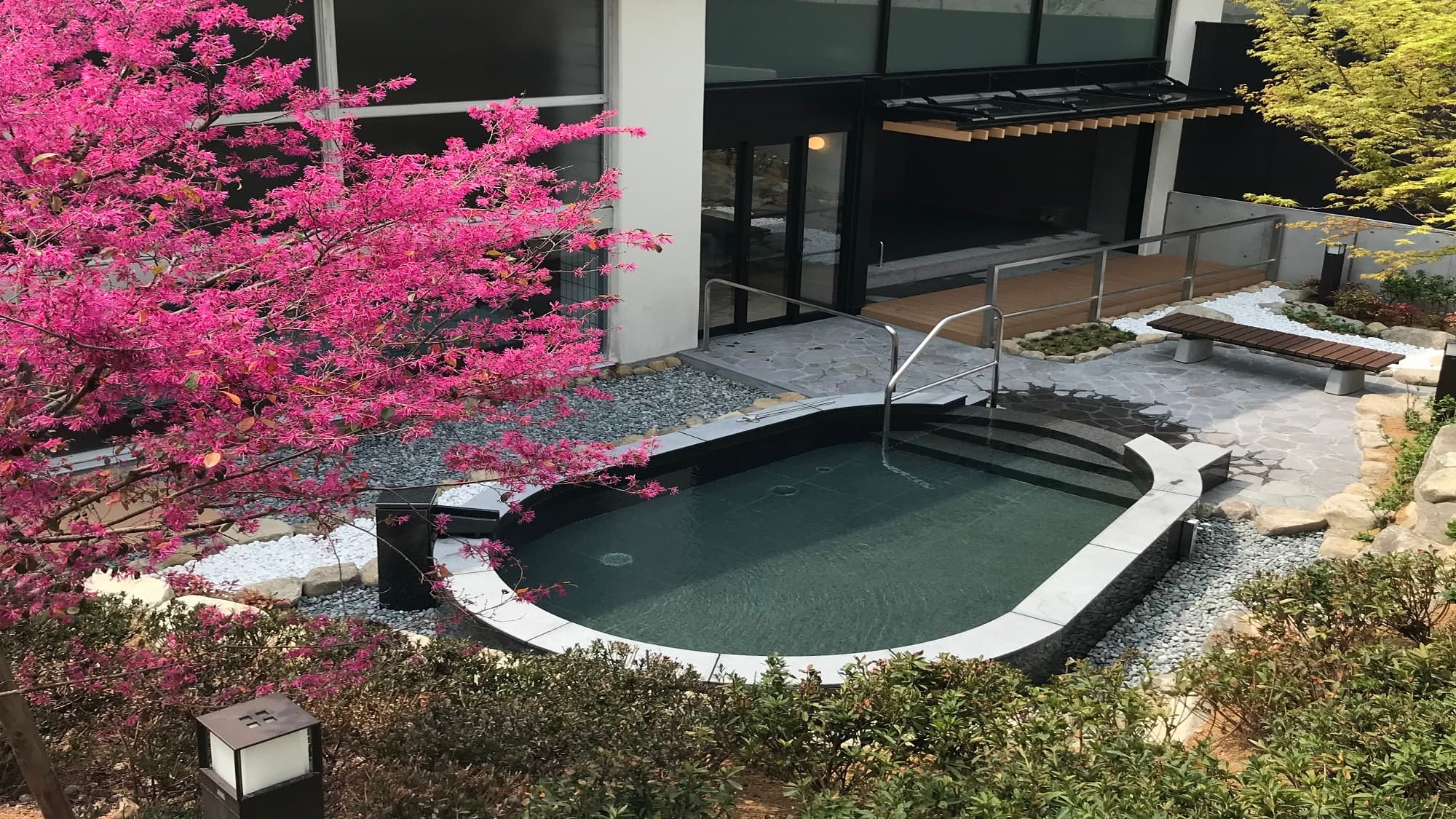 亀の井ホテル　大和平群（２０２６／４／１１〜わんわんパラダイス　奈良生駒）