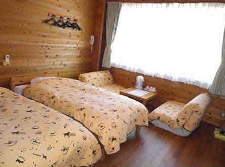 静かな湖畔の愛犬同伴専門宿「ペロはまなこ」