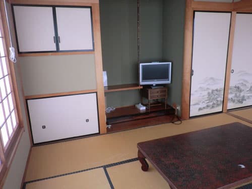ペットと泊まれるお宿 孫八