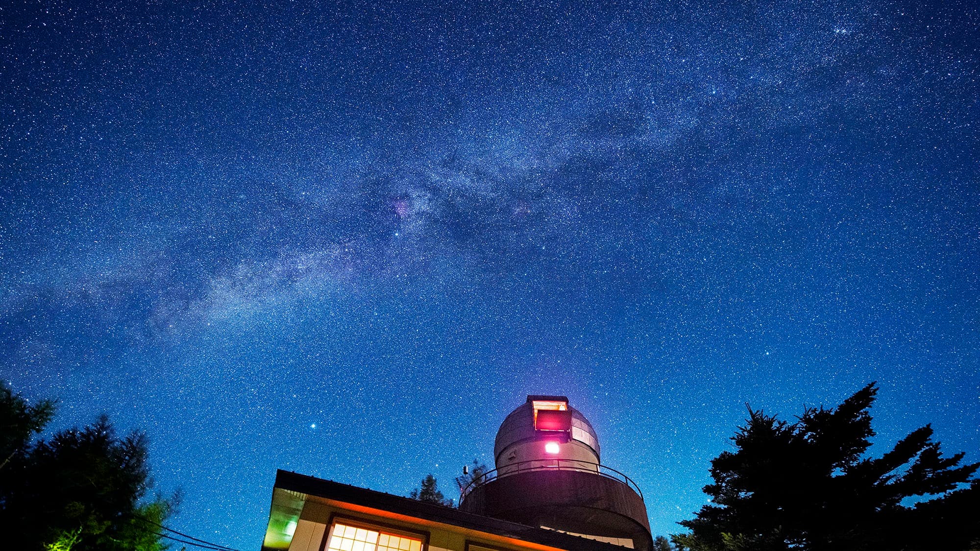 信州入笠山の宙宿(ソラヤド) マナスル山荘天文館